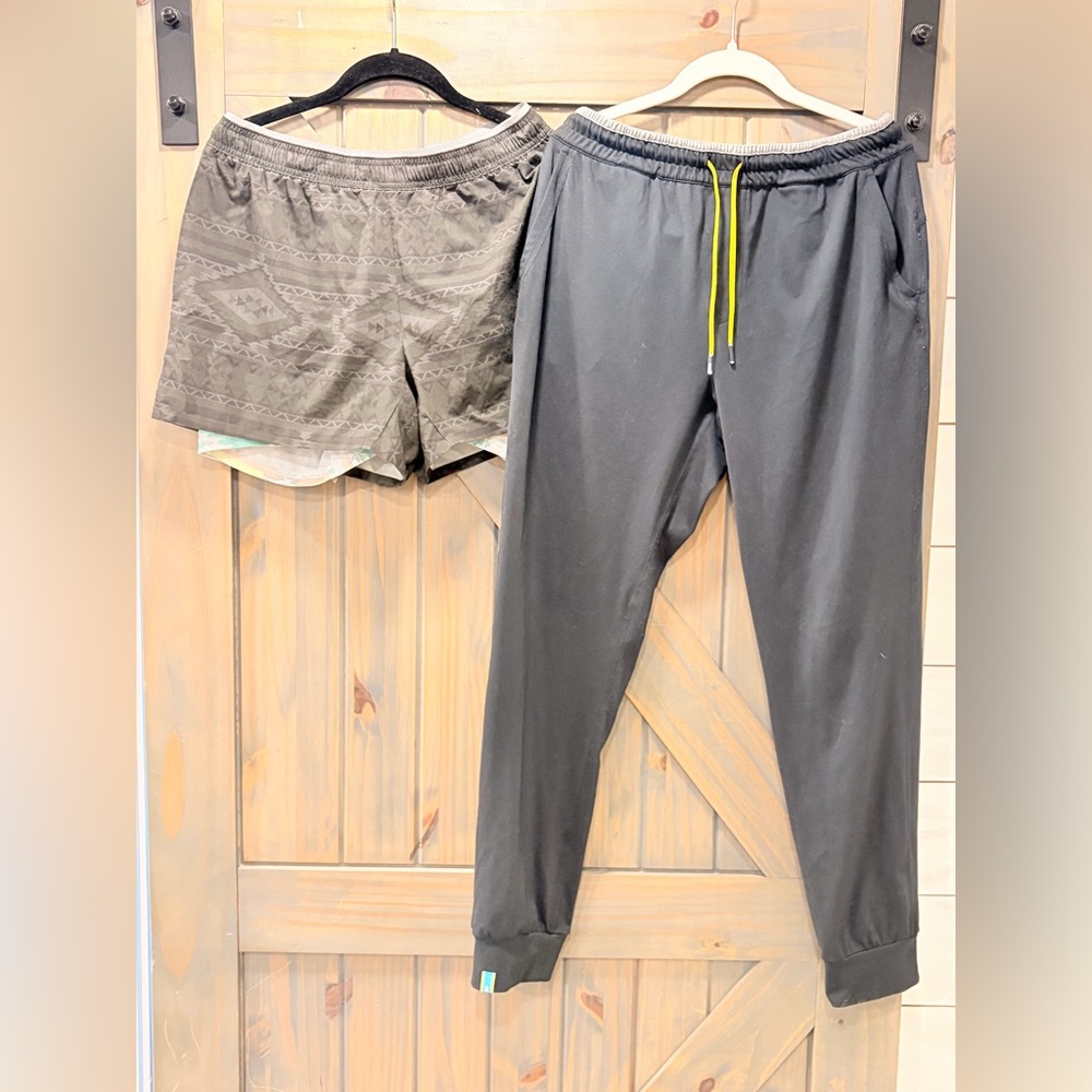 Chubbies Black Joggers with Yellow Drawstring & shorts Medium